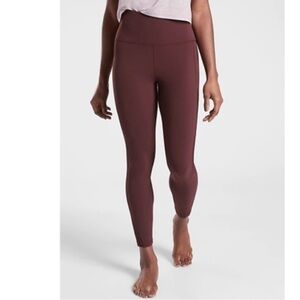 Athleta Shakti Mesh 7/8 Tight, Spiced Carbenet Size M